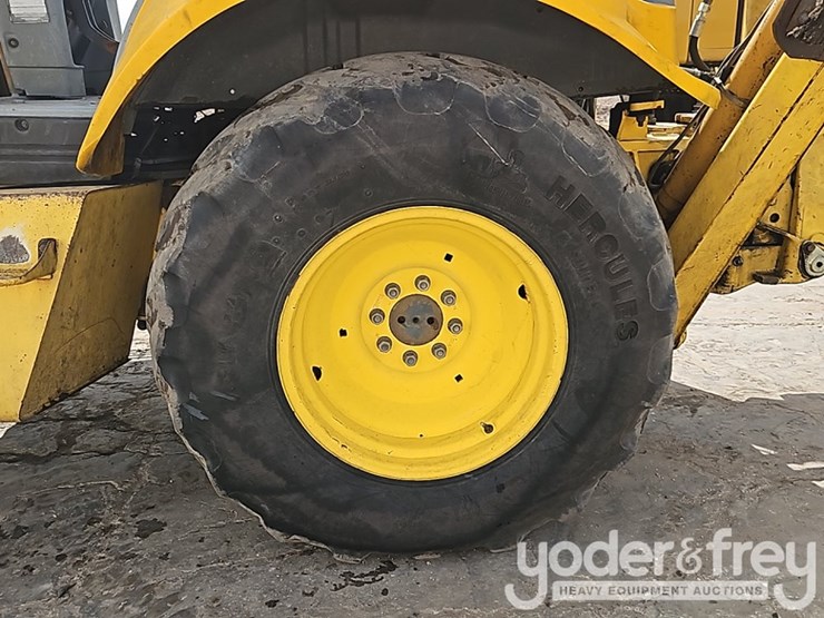 new-holland-lb110-image-14