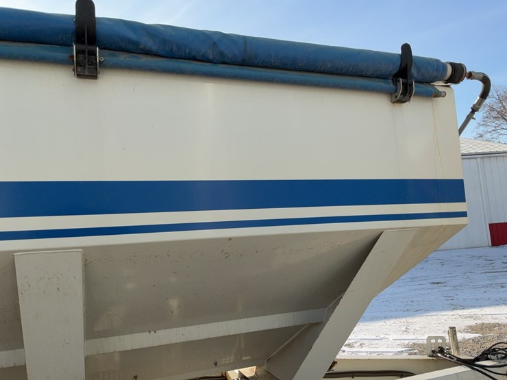 loftness-fs800-fertilizer-spreader-image-41