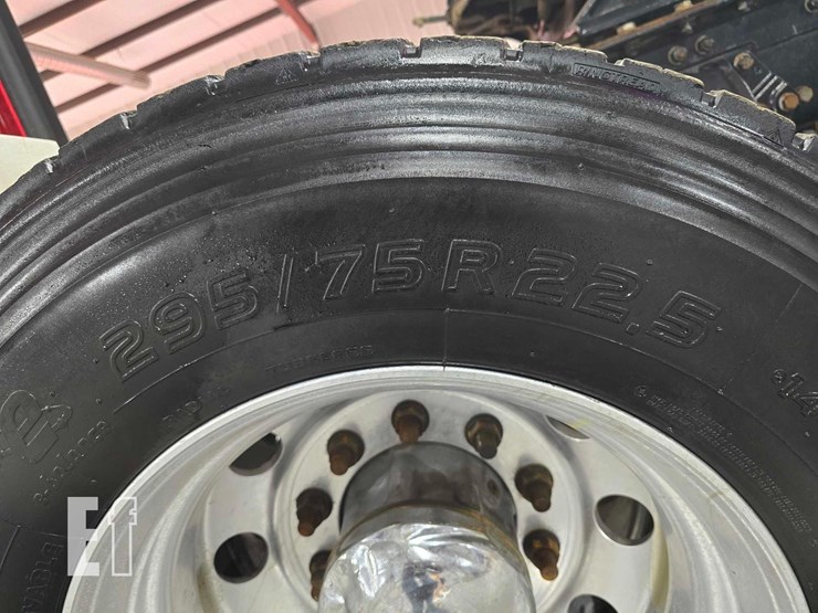 2015-kenworth-t680-image-33