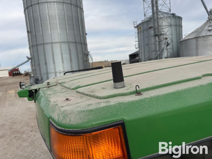 2002-john-deere-8420-image-19