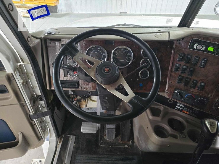 2005-international-9400-image-13