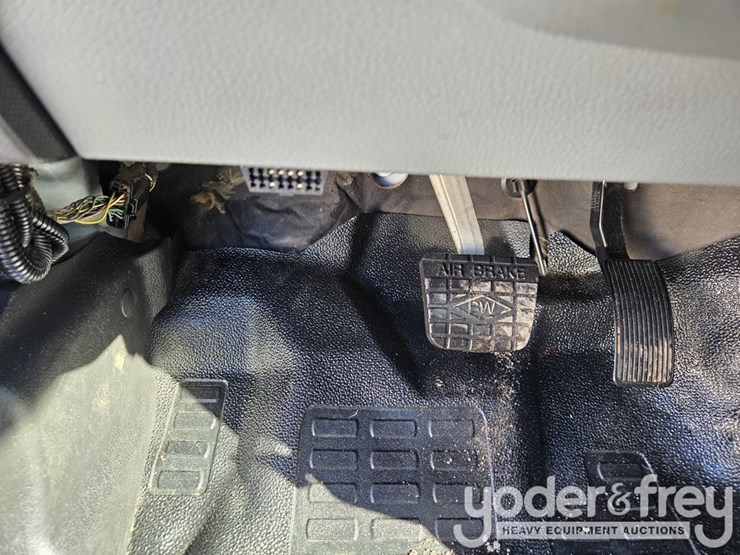 2019-ford-f750-image-31