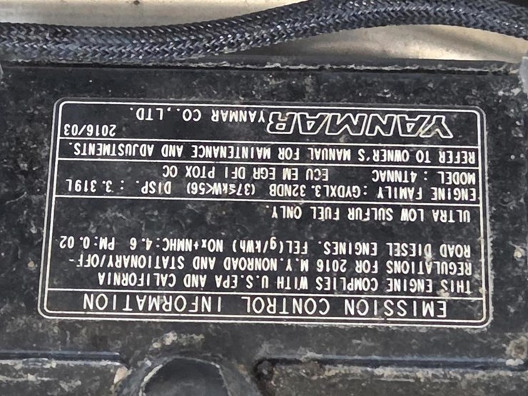 2017-deere-320e-image-23