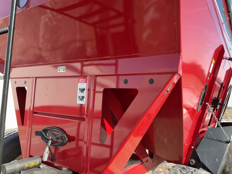 j&m-555-gravity-wagon-image-14