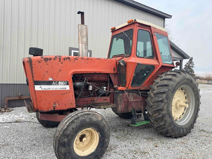 1973-allis-chalmers-7050-tractor-image-6