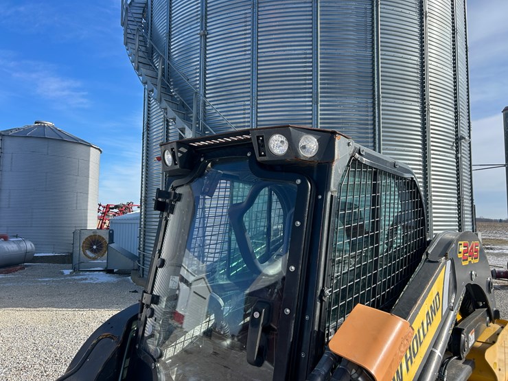 new-holland-c245-image-32