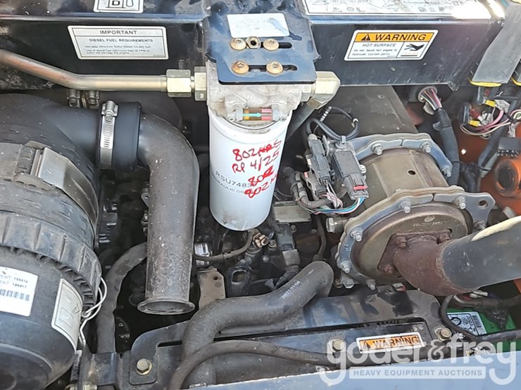 2019-gehl-r105-image-13