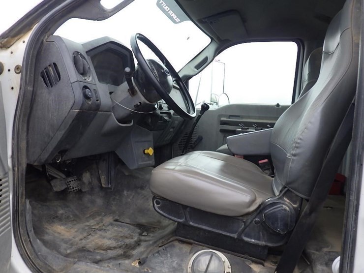 2015-ford-f750-image-19