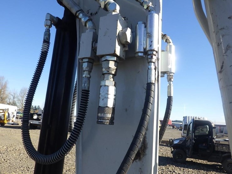 takeuchi-tb257fr-image-13