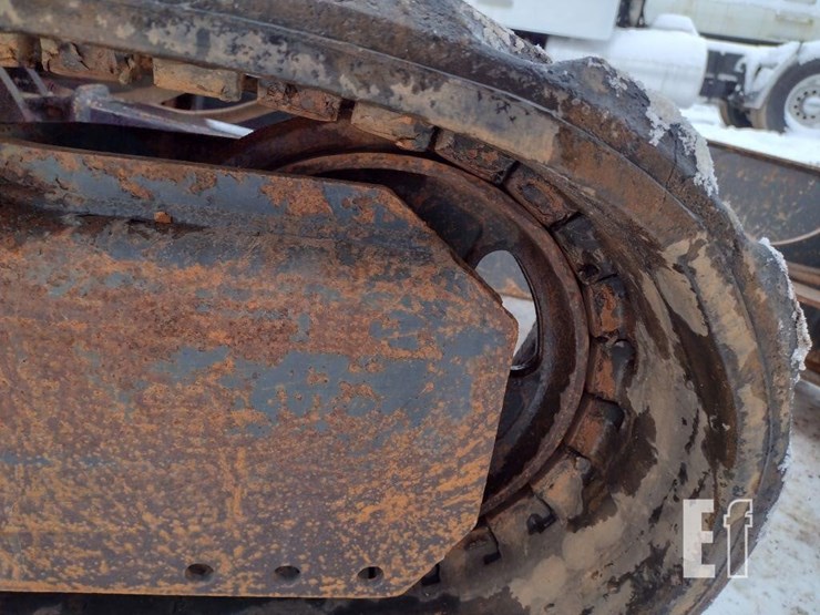 2016-deere-35g-image-39