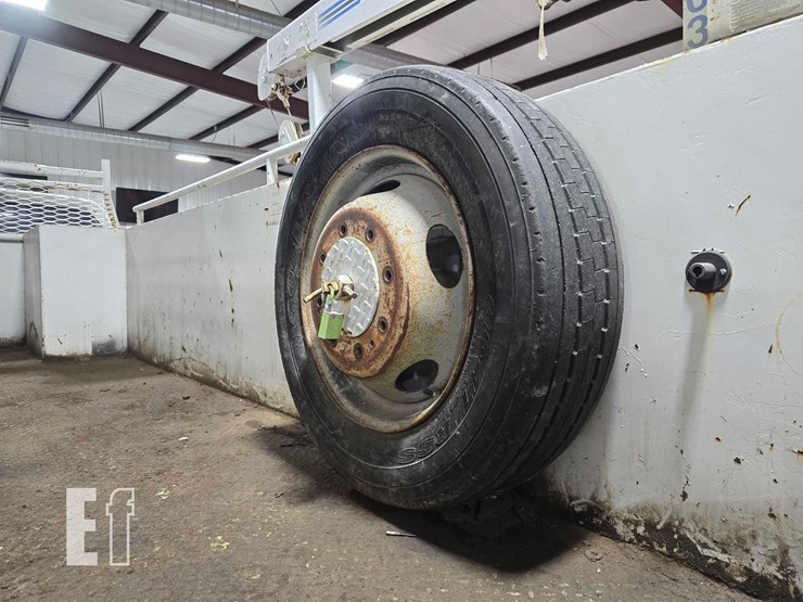 1999-ford-f550-image-28