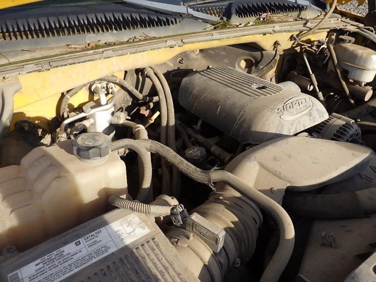 2004-chevrolet-2500-image-13