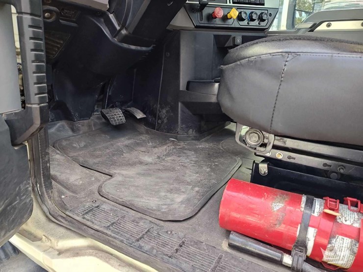 2020-mack-anthem-t/a-wet-kit-day-cab-truck-tractor-image-31