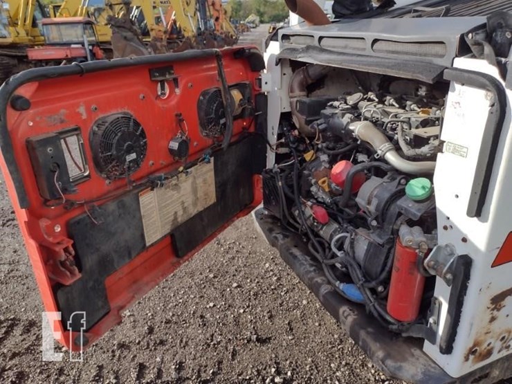 2019-bobcat-t770-image-39