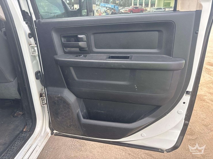 2016-ram-4500-crew-cab-landscape-dump-truck-image-28