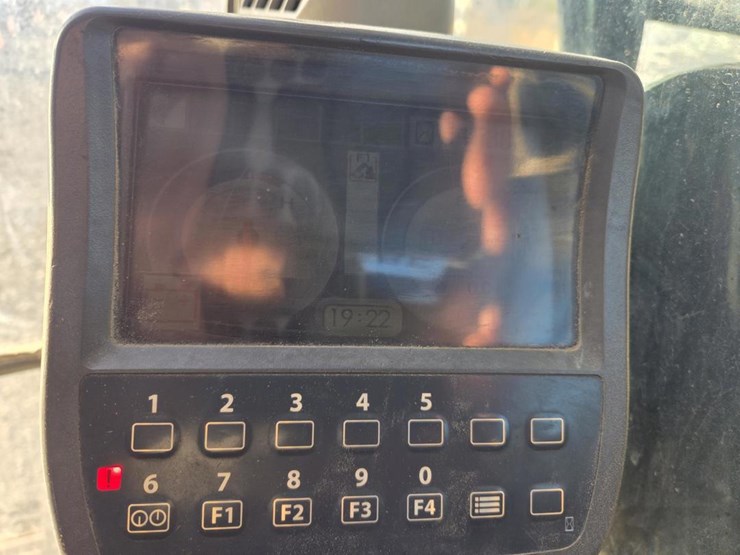 2012-deere-160d-lc-image-52