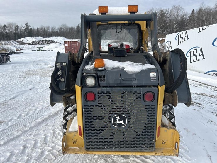 2017-deere-320e-image-4
