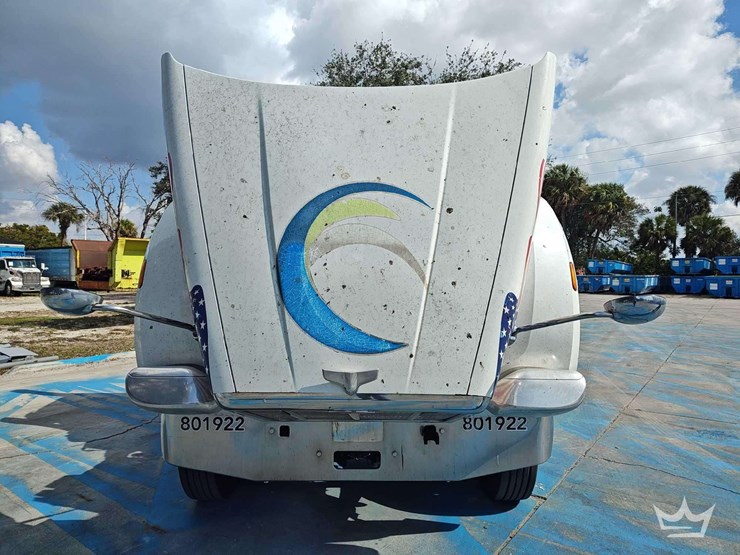 2022-peterbilt-567-t/a-wet-kit-day-cab-truck-tractor-image-43