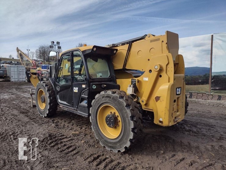2019-caterpillar-tl1055d-image-30