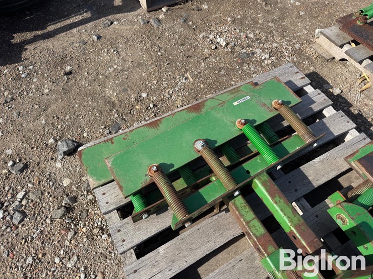 30"-spring-loaded-smoother/smasher-units-image-10