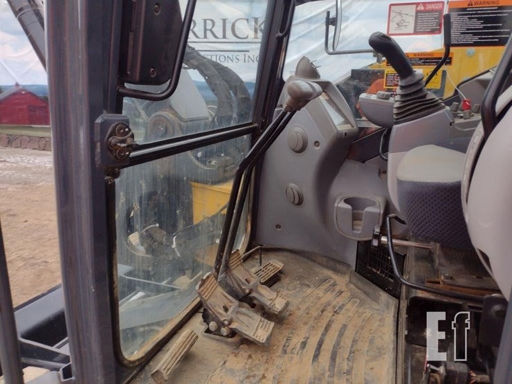 2021-deere-85g-image-11