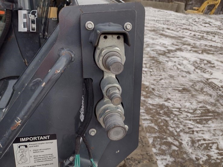 2021-deere-325g-image-14