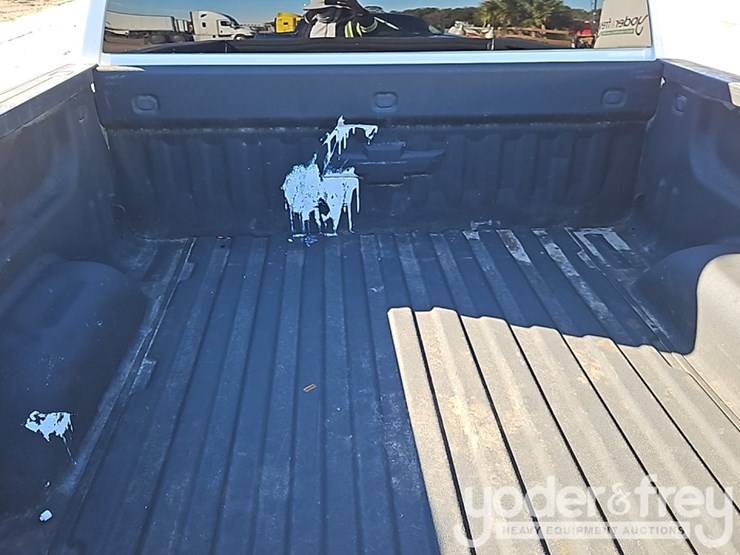 2015-chevrolet-silverado-1500-image-16