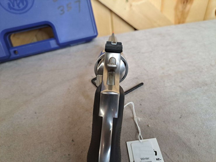 smith-&-wesson-model-686-.357-magnum-da-revolver-image-12