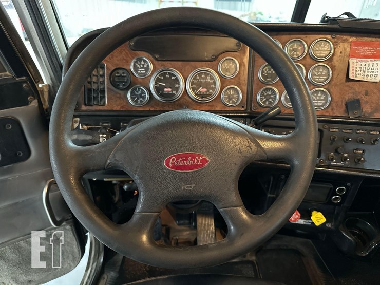 2005-peterbilt-385-image-10