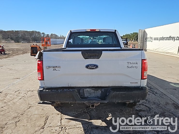 2015-ford-f150-xl-image-15