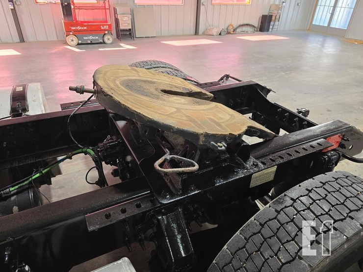 2019-volvo-vnr42t300-image-11