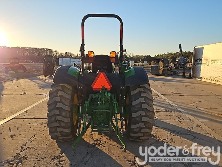 2024-john-deere-5075e-image-13
