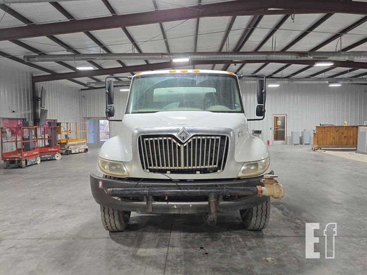 2009-international-durastar-4300-image-7