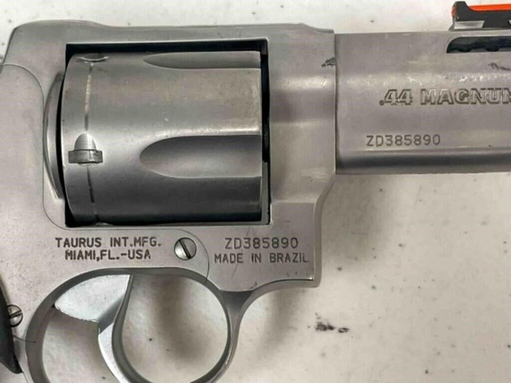 taurus-revolver-image-9