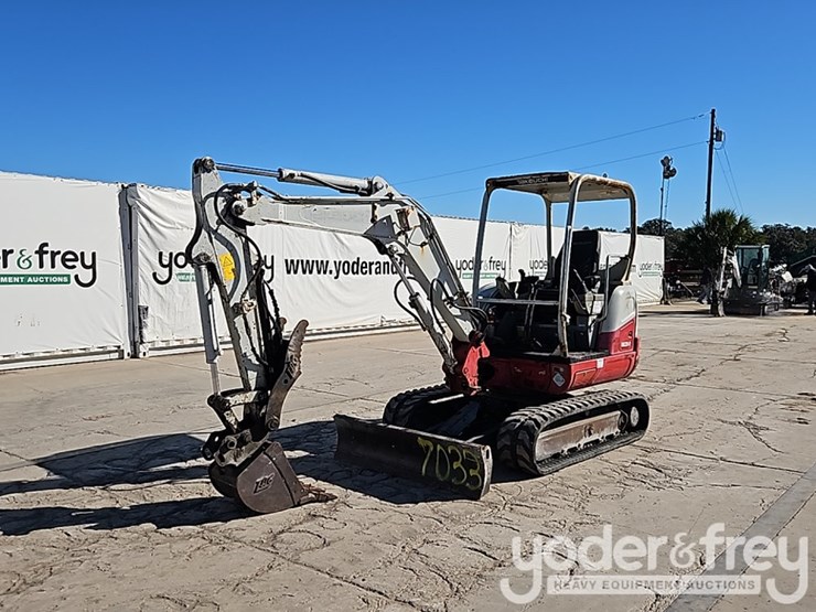 2019-takeuchi-tb235-image-1