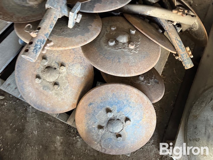 cultivator-baring-off-discs-image-9