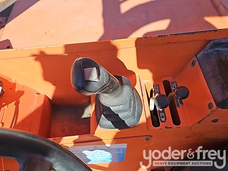 2016-sky-trak-8042-image-23