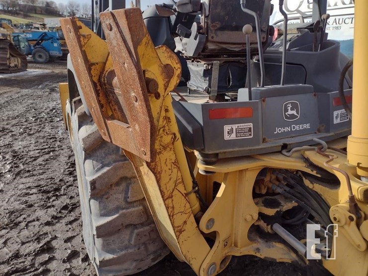 2005-deere-310g-image-31