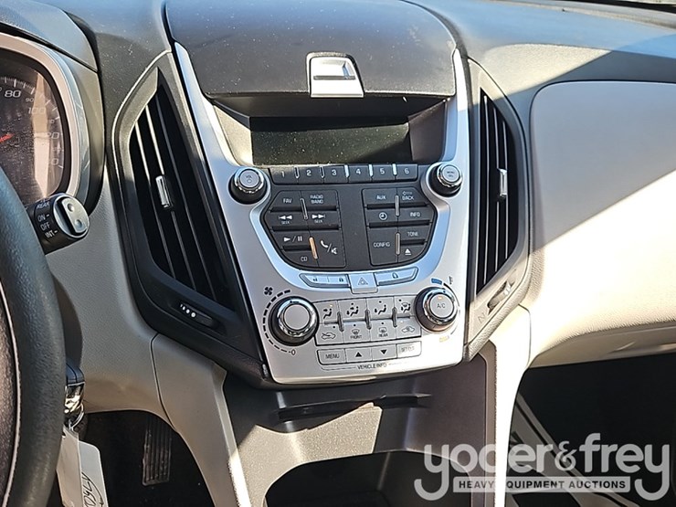 2015-chevrolet-equinox-image-22