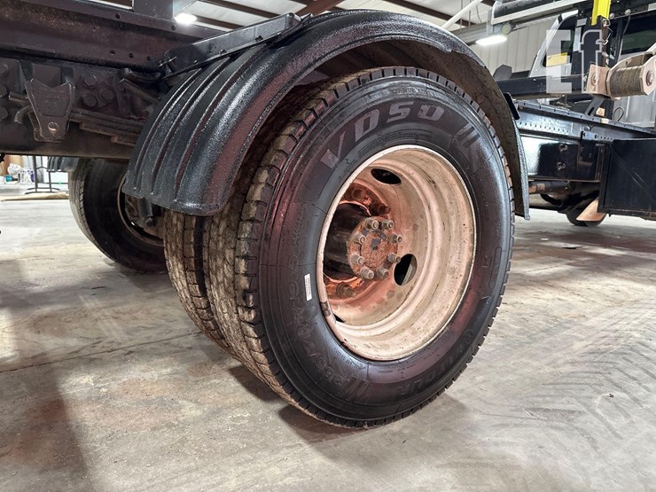 2023-ford-f650-sd-image-32