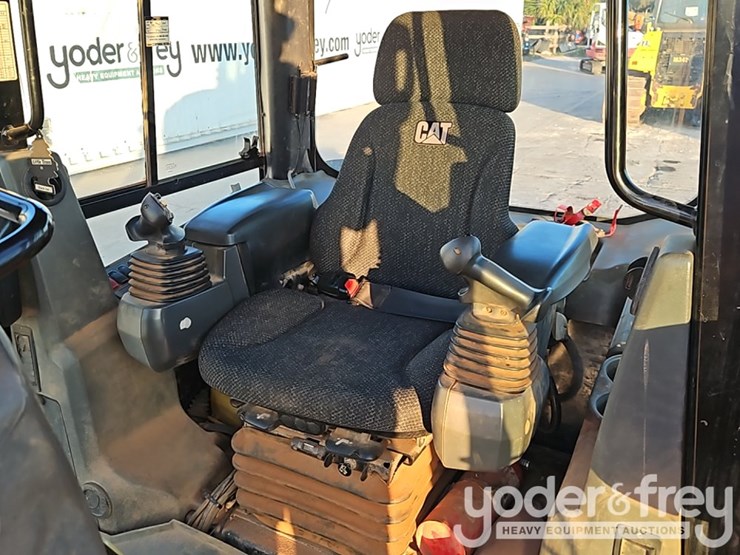 2018-caterpillar-d4k2-lgp-image-27