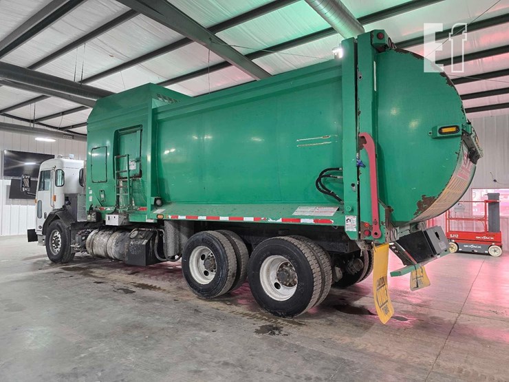 2020-peterbilt-520-image-4