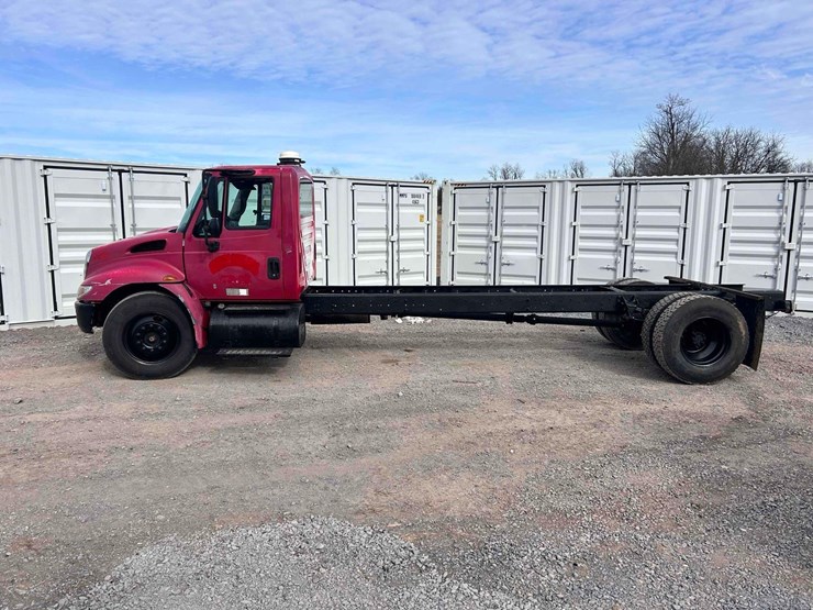 2002-international-dt466-image-2