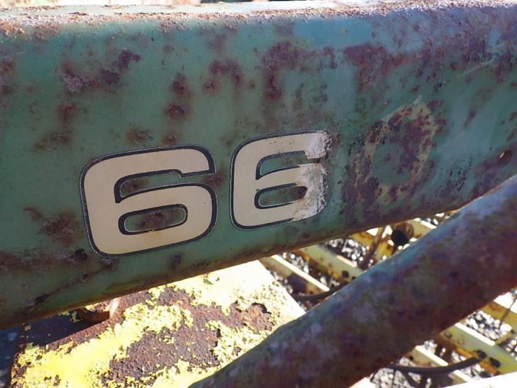 john-deere-660-image-9