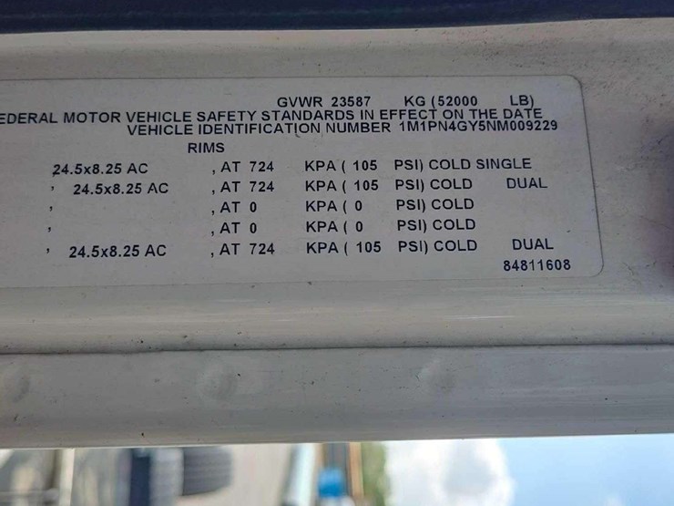 2022-mack-pinnacle-t/a-wet-kit-day-cab-truck-tractor-image-8