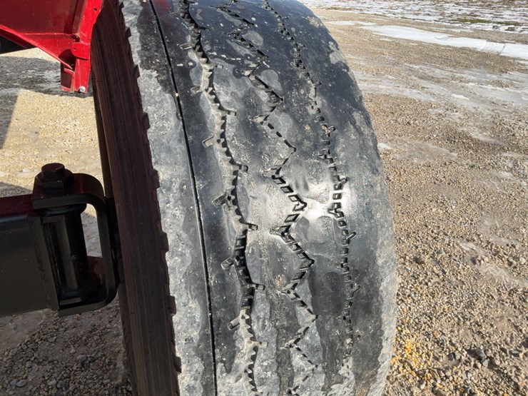 j&m-555-gravity-wagon-image-13