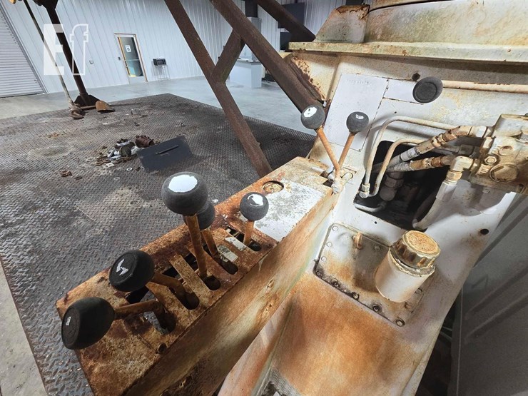 1998-international-4700-image-17