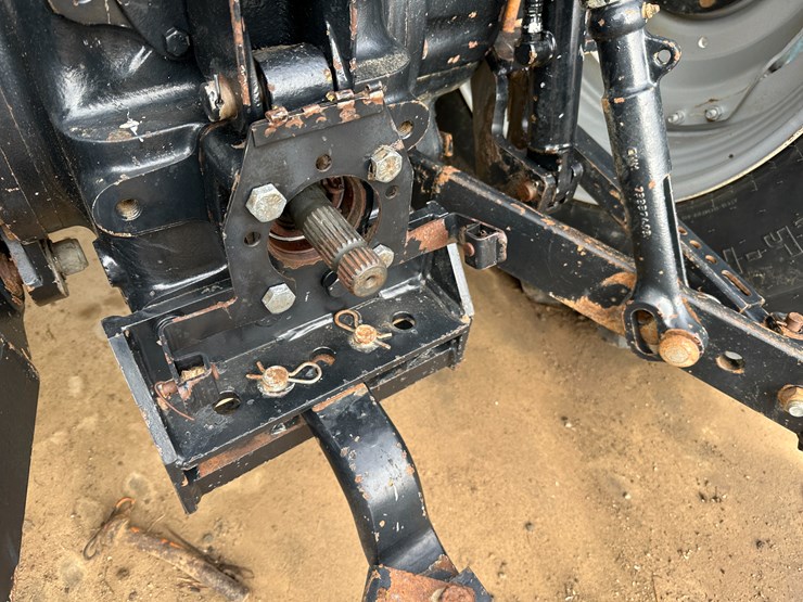 #38413-•-case-125a-mfwd-tractor-image-17