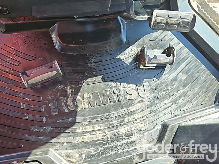 2023-komatsu-d71px-24-image-34