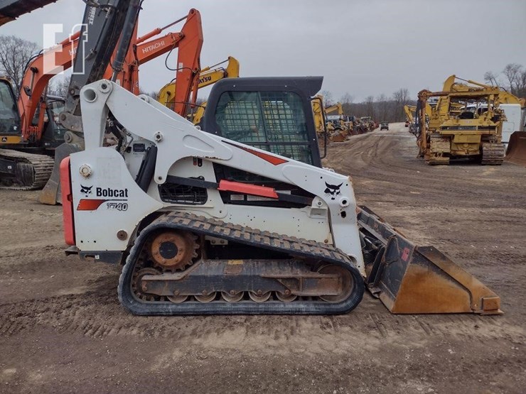 2017-bobcat-t740-image-3